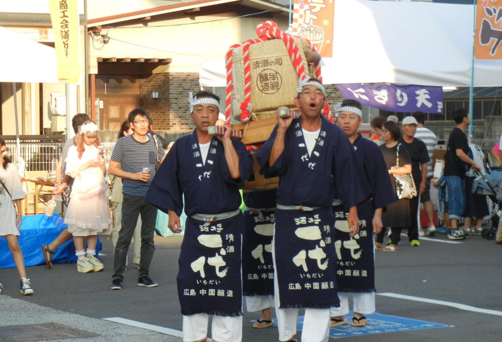 夏の子供とのお出かけに縁日も楽しいお祭で広島のイベントを楽しむ
